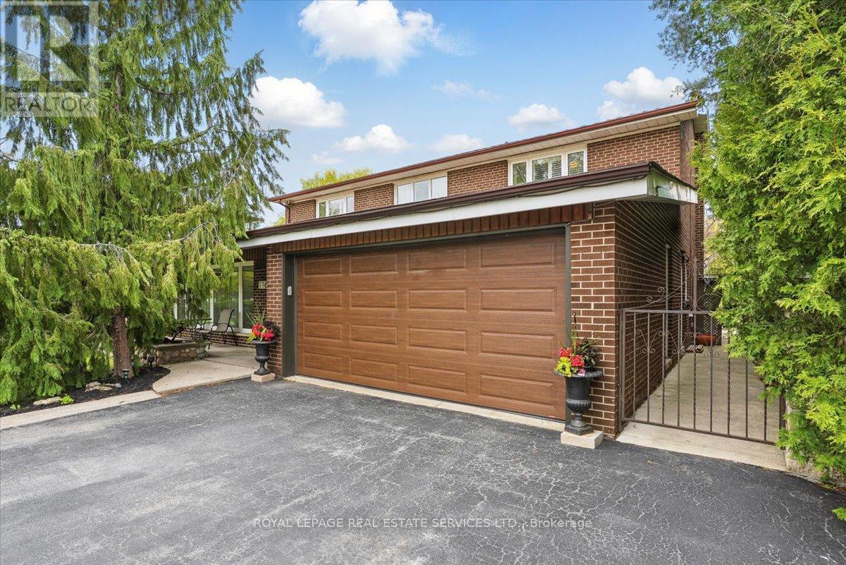 












116 CLEMENT ROAD

,
Toronto,




Ontario
M9R1Z2

