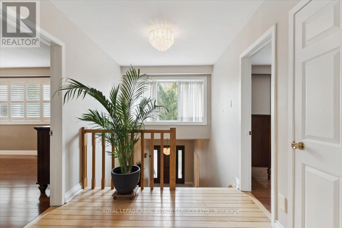 












116 CLEMENT ROAD

,
Toronto,




Ontario
M9R1Z2

