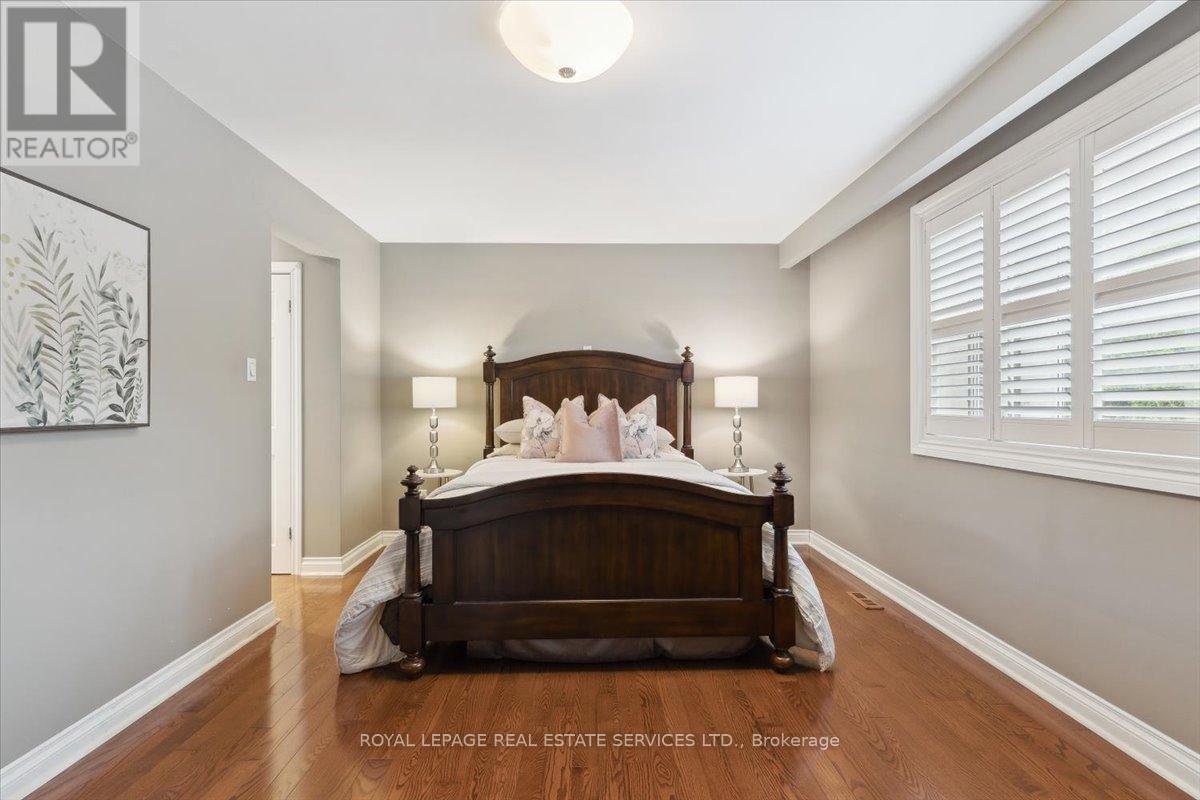 












116 CLEMENT ROAD

,
Toronto,




Ontario
M9R1Z2

