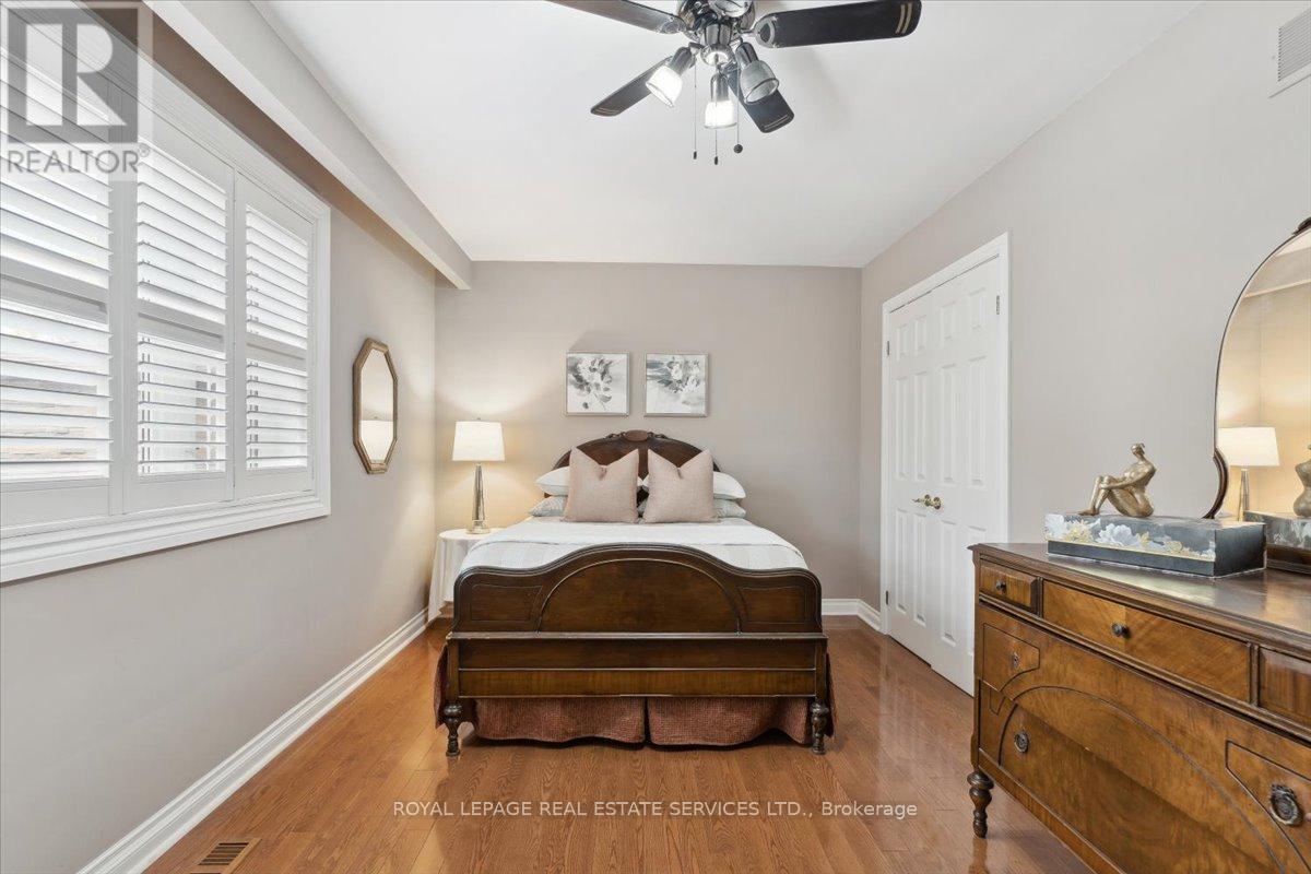 












116 CLEMENT ROAD

,
Toronto,




Ontario
M9R1Z2

