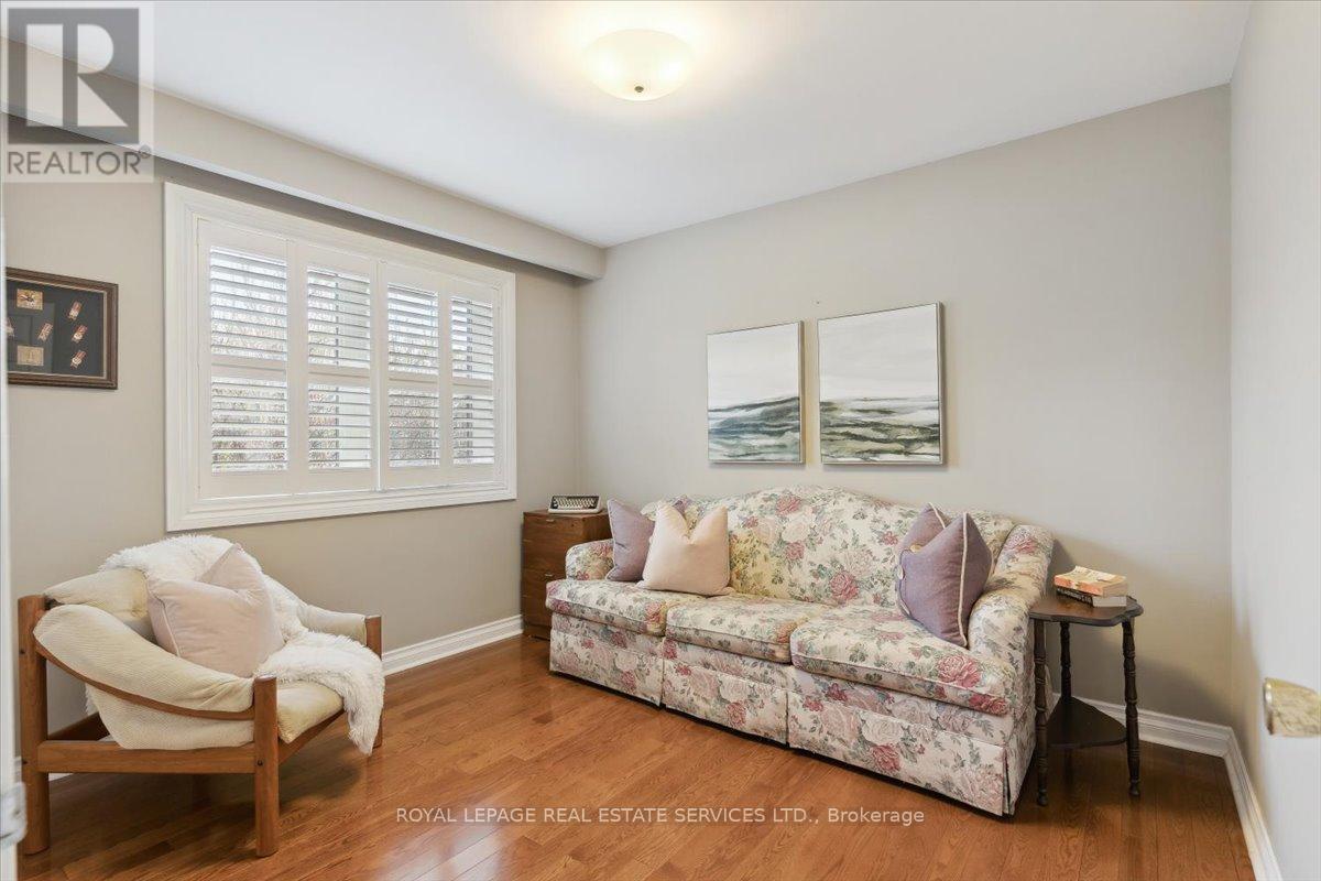 












116 CLEMENT ROAD

,
Toronto,




Ontario
M9R1Z2

