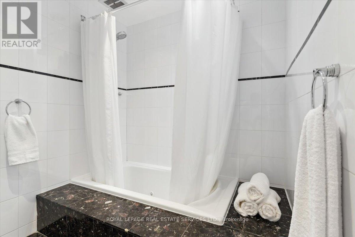 












116 CLEMENT ROAD

,
Toronto,




Ontario
M9R1Z2

