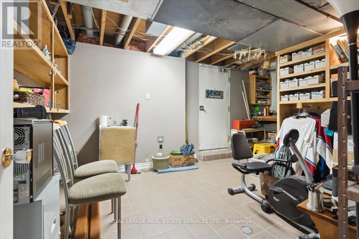 












116 CLEMENT ROAD

,
Toronto,




Ontario
M9R1Z2

