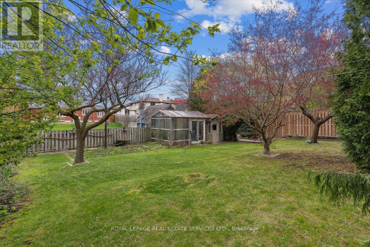 












116 CLEMENT ROAD

,
Toronto,




Ontario
M9R1Z2

