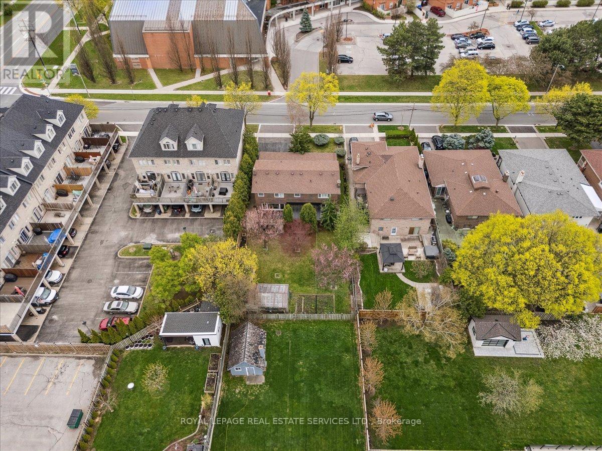 












116 CLEMENT ROAD

,
Toronto,




Ontario
M9R1Z2

