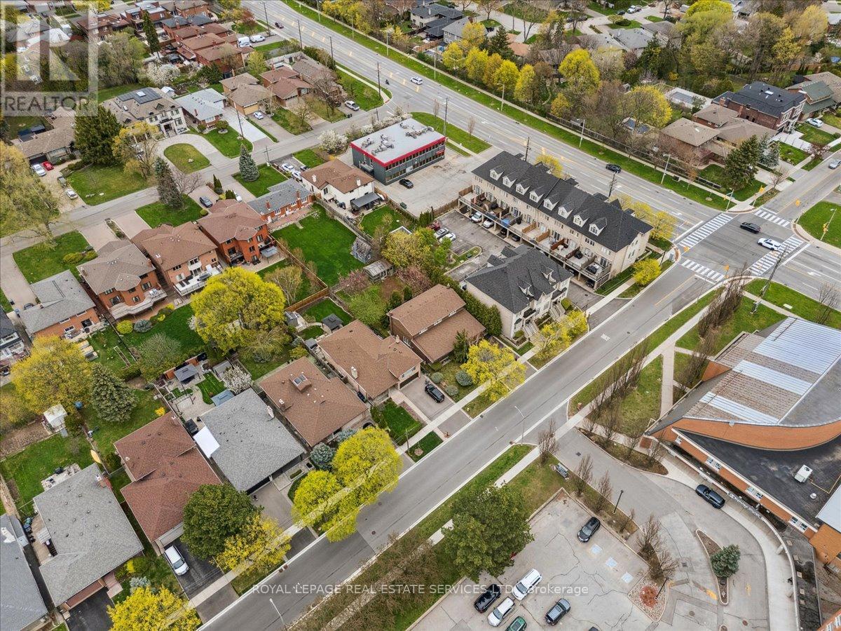 












116 CLEMENT ROAD

,
Toronto,




Ontario
M9R1Z2

