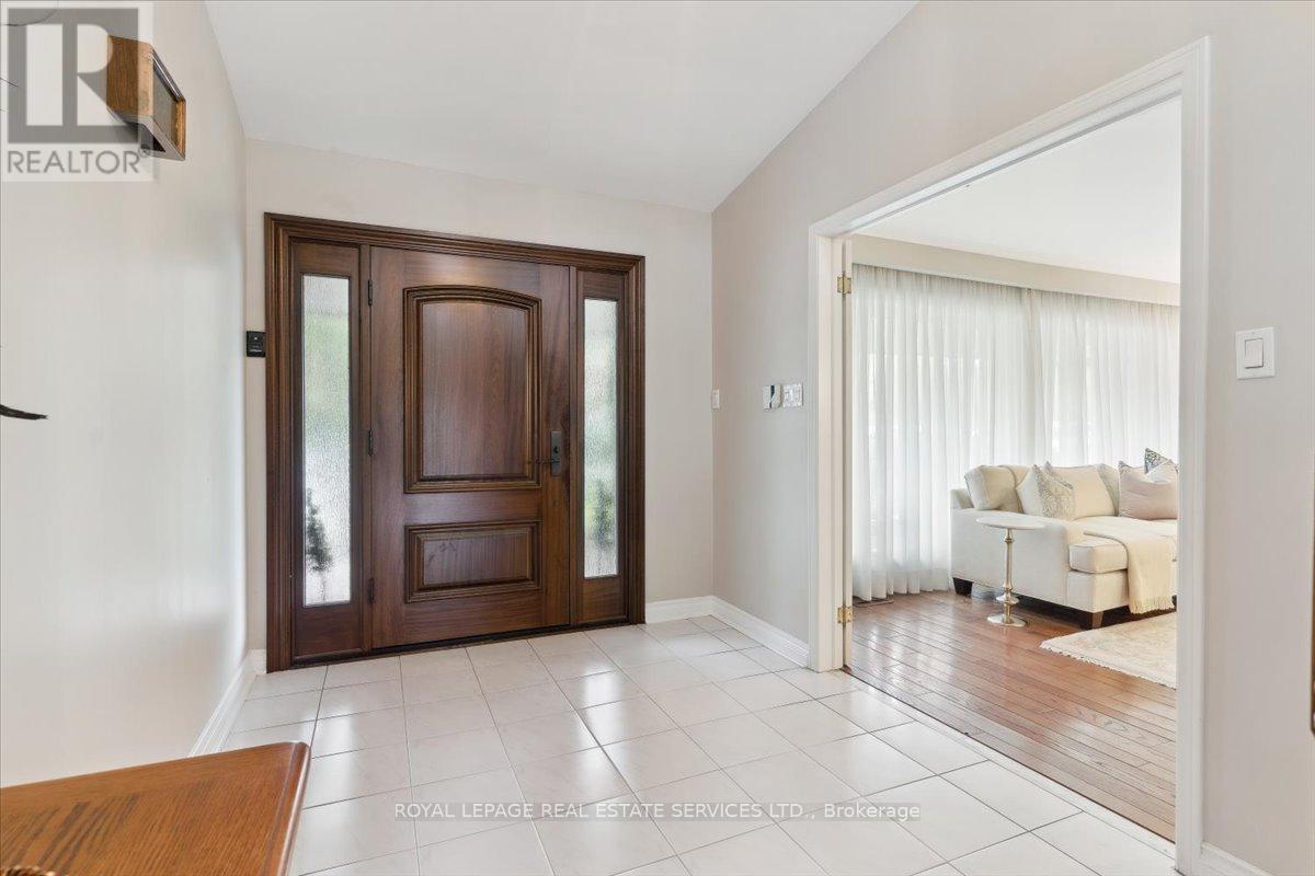 












116 CLEMENT ROAD

,
Toronto,




Ontario
M9R1Z2

