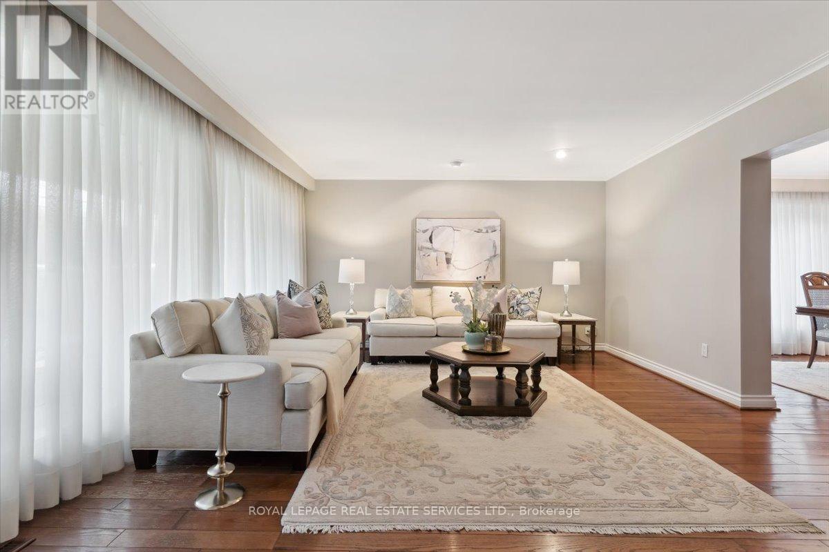 












116 CLEMENT ROAD

,
Toronto,




Ontario
M9R1Z2

