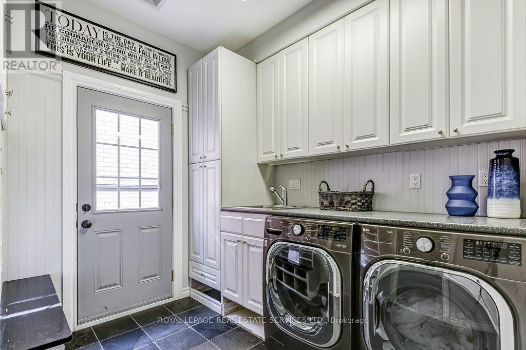 












2783 DUNCAIRN DRIVE

,
Mississauga,




Ontario
L5M5C6


