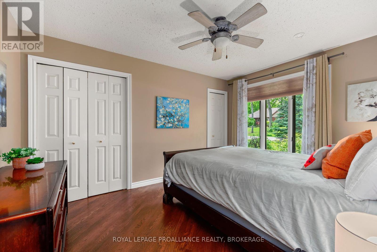 












15 FOREST DRIVE

,
Kingston (Kingston East (Incl CFB Kingston)),




Ontario
K7L4V1

