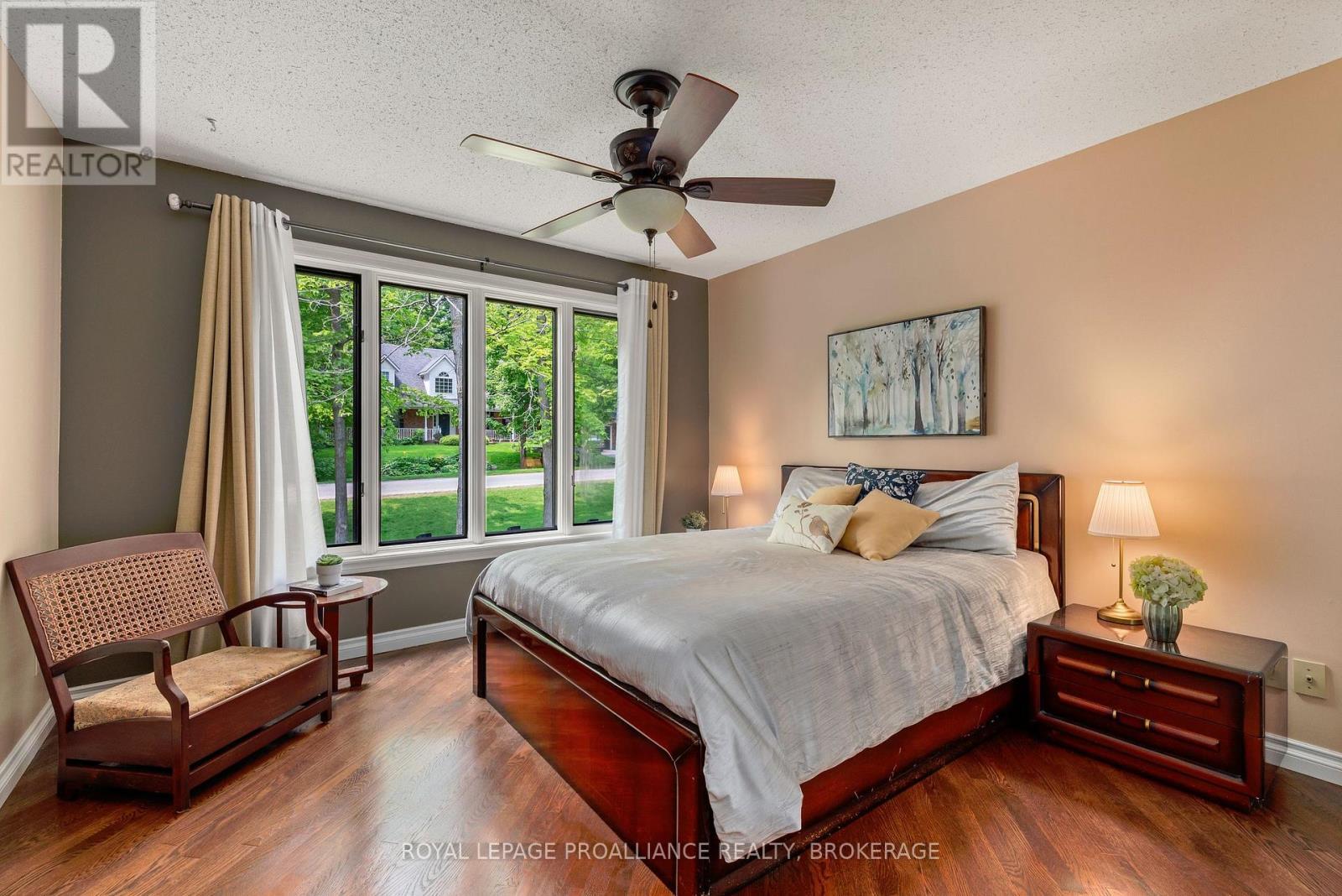 












15 FOREST DRIVE

,
Kingston (Kingston East (Incl CFB Kingston)),




Ontario
K7L4V1

