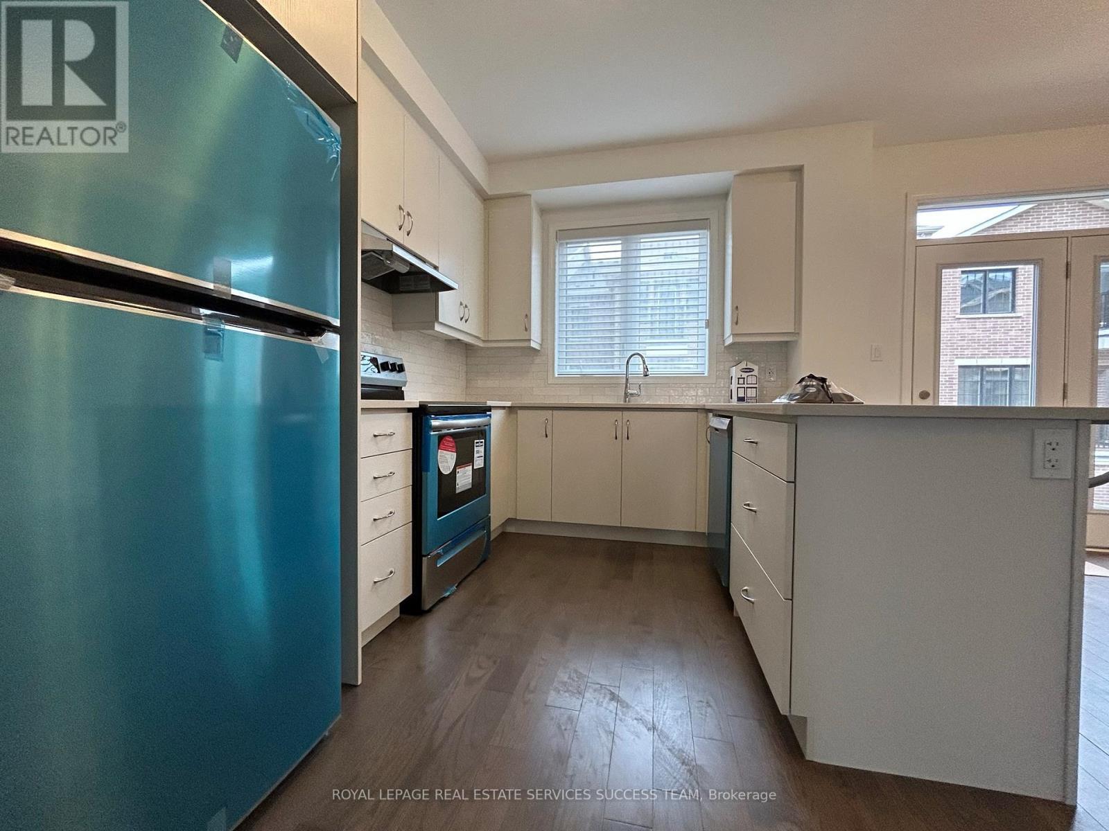 












3153 DUGGAN TRAIL

,
Oakville,




Ontario
L6H7X1

