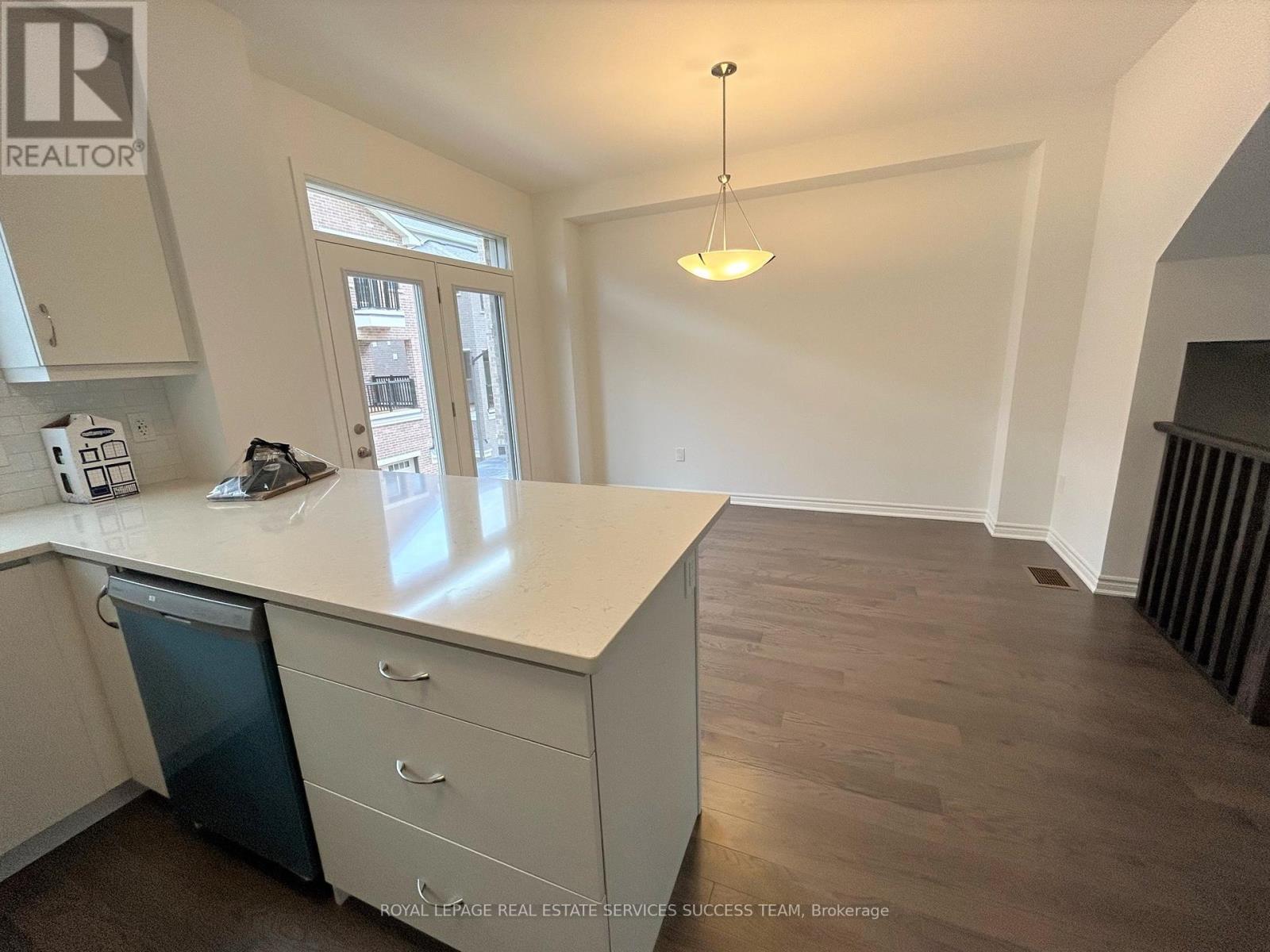 












3153 DUGGAN TRAIL

,
Oakville,




Ontario
L6H7X1

