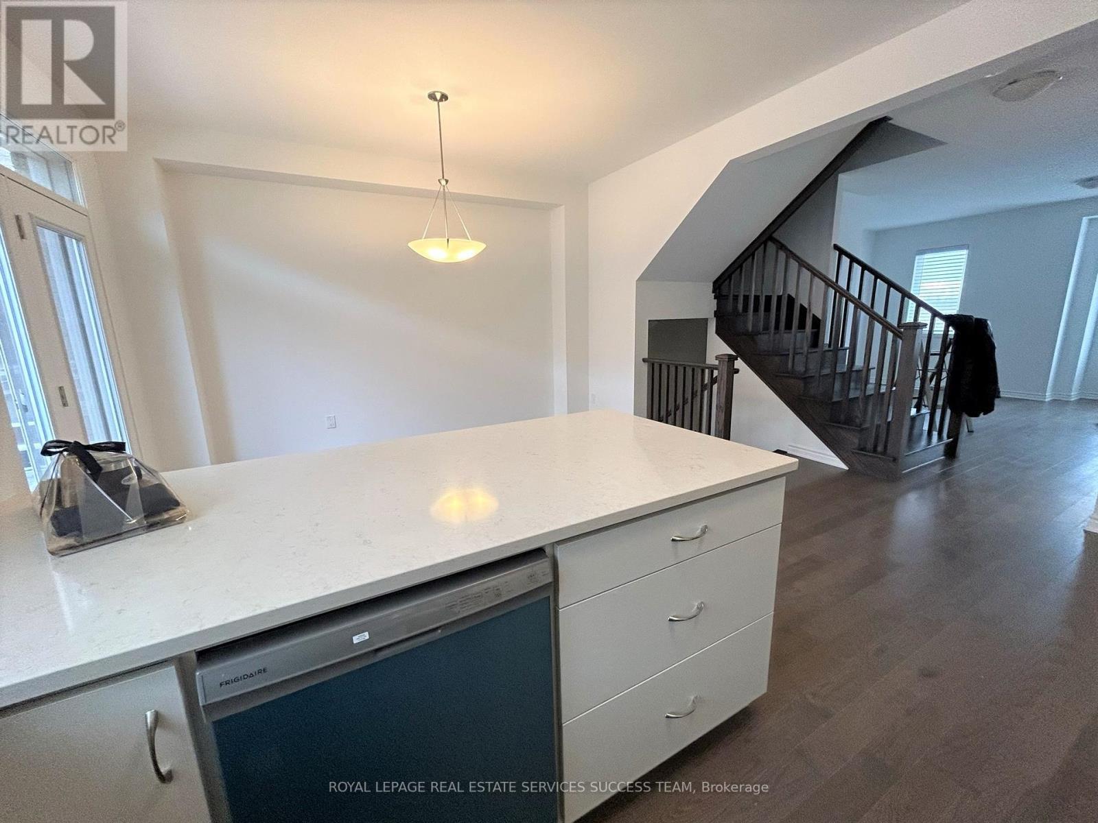 












3153 DUGGAN TRAIL

,
Oakville,




Ontario
L6H7X1

