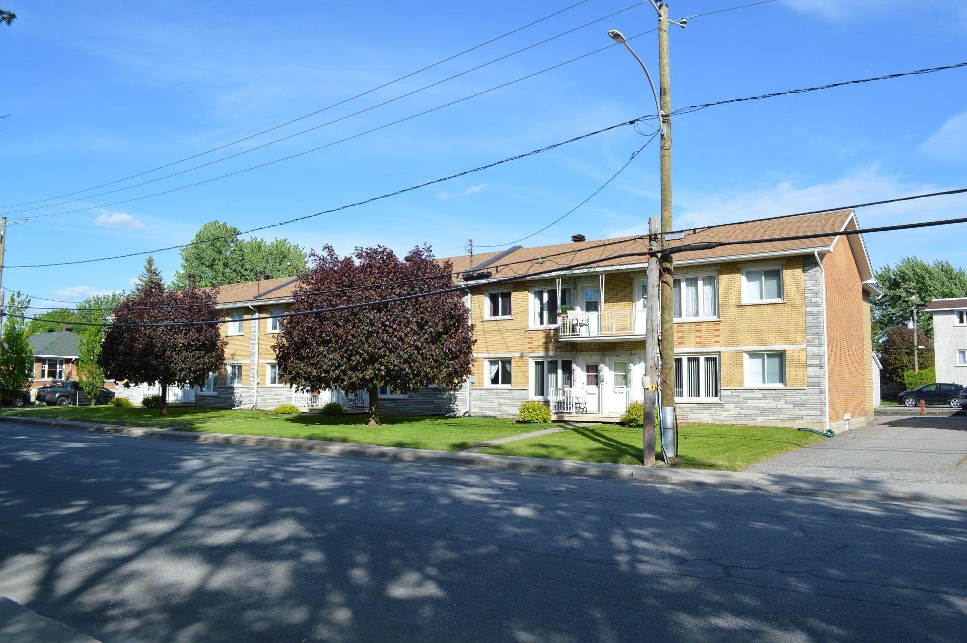 









4713

 - 4737


Rue Jacques-Cartier

,
Saint-Hyacinthe,




QC
J2S3Z1


