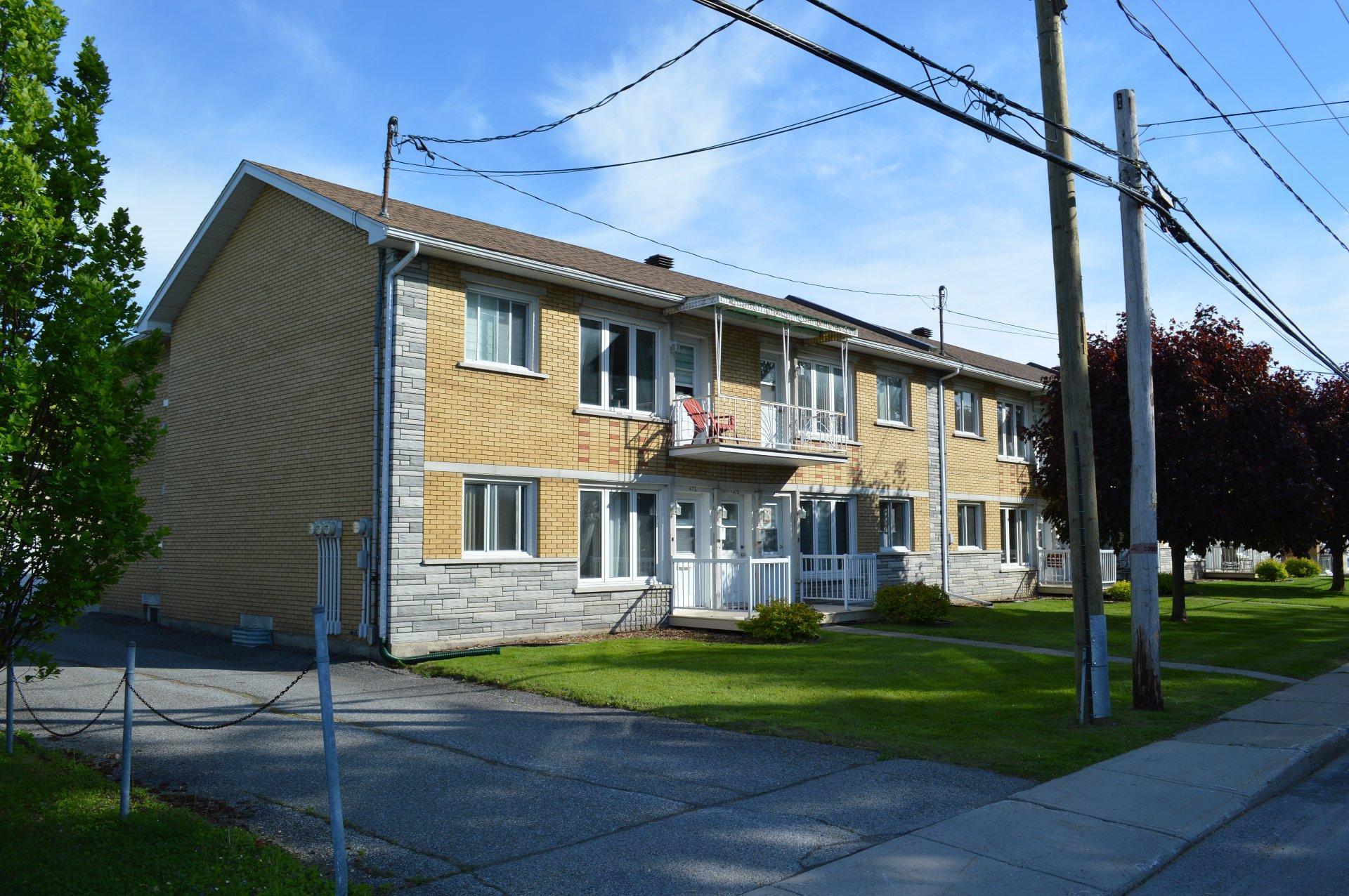 









4713

 - 4737


Rue Jacques-Cartier

,
Saint-Hyacinthe,




QC
J2S3Z1

