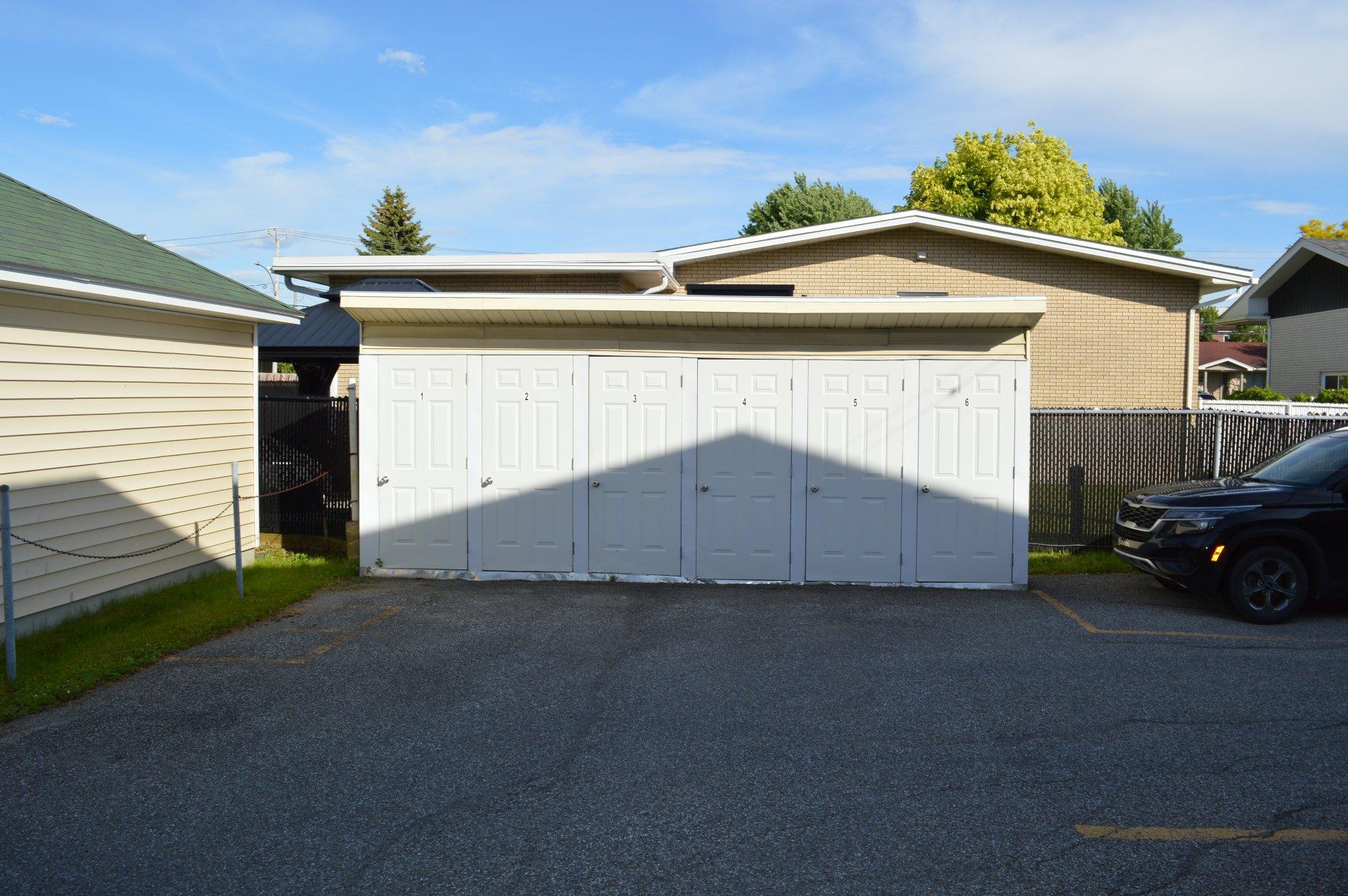 









4713

 - 4737


Rue Jacques-Cartier

,
Saint-Hyacinthe,




QC
J2S3Z1

