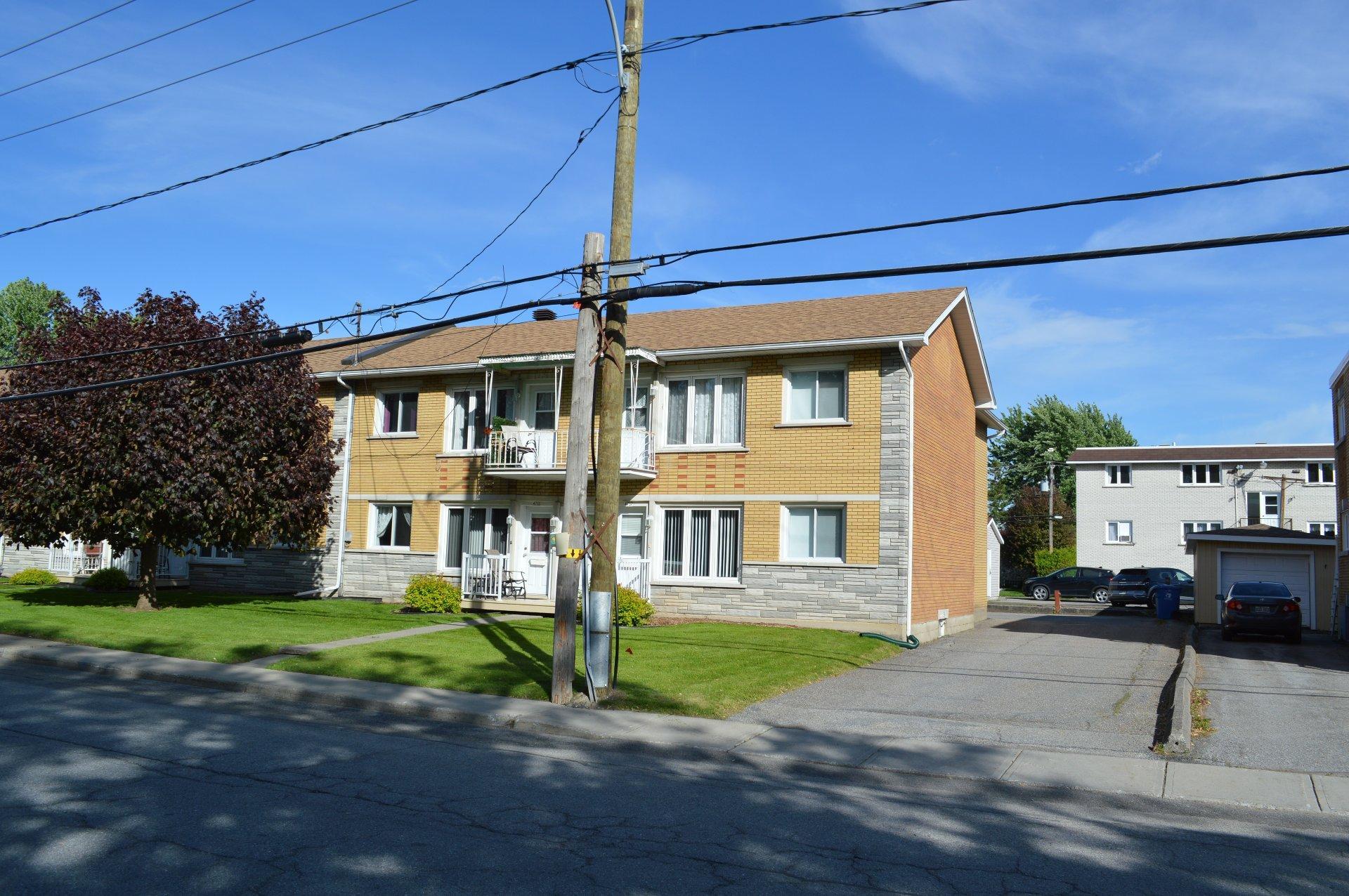









4713

 - 4737


Rue Jacques-Cartier

,
Saint-Hyacinthe,




QC
J2S3Z1

