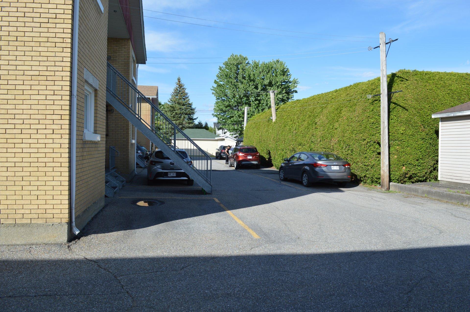 









4713

 - 4737


Rue Jacques-Cartier

,
Saint-Hyacinthe,




QC
J2S3Z1


