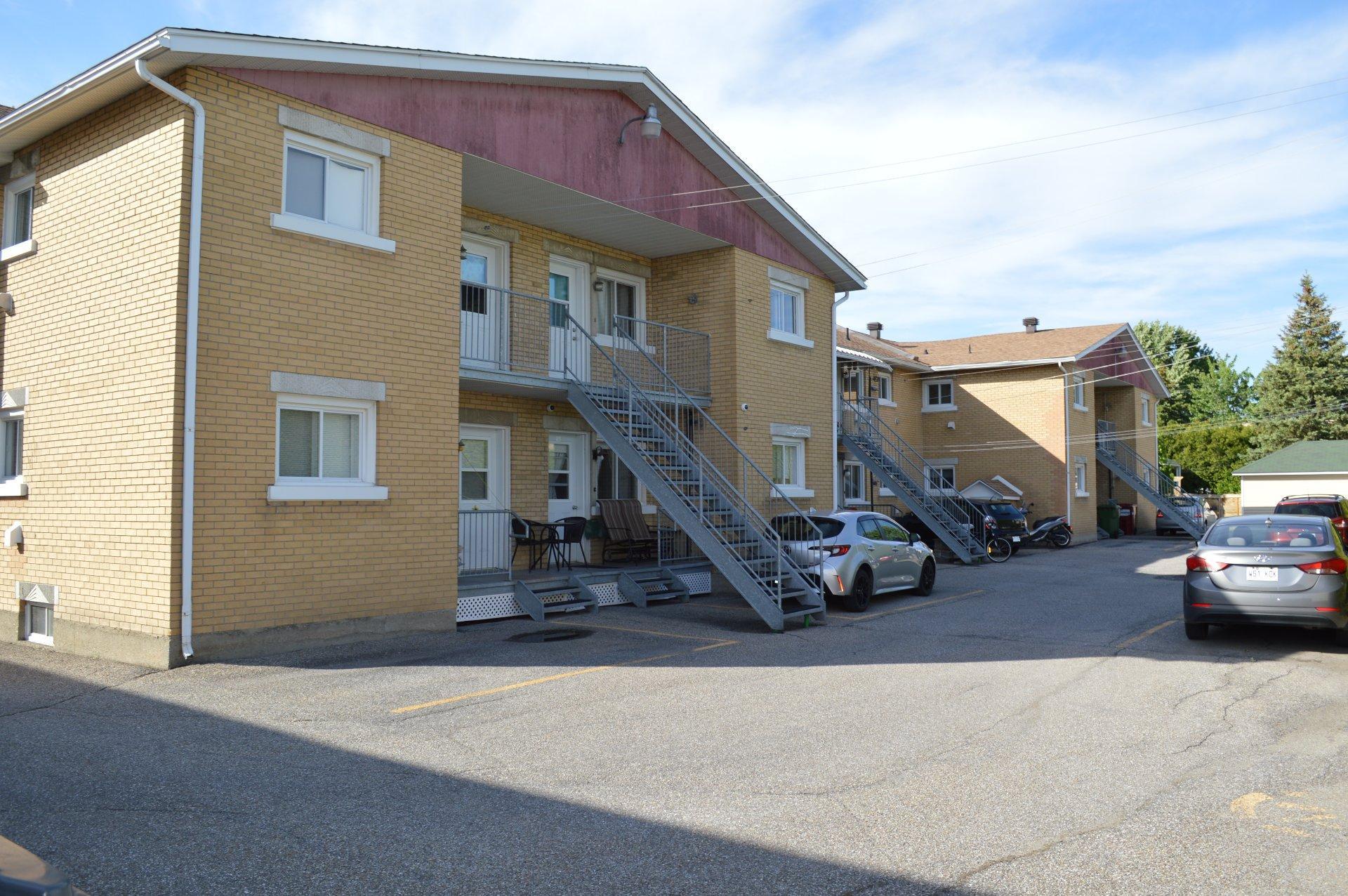 









4713

 - 4737


Rue Jacques-Cartier

,
Saint-Hyacinthe,




QC
J2S3Z1

