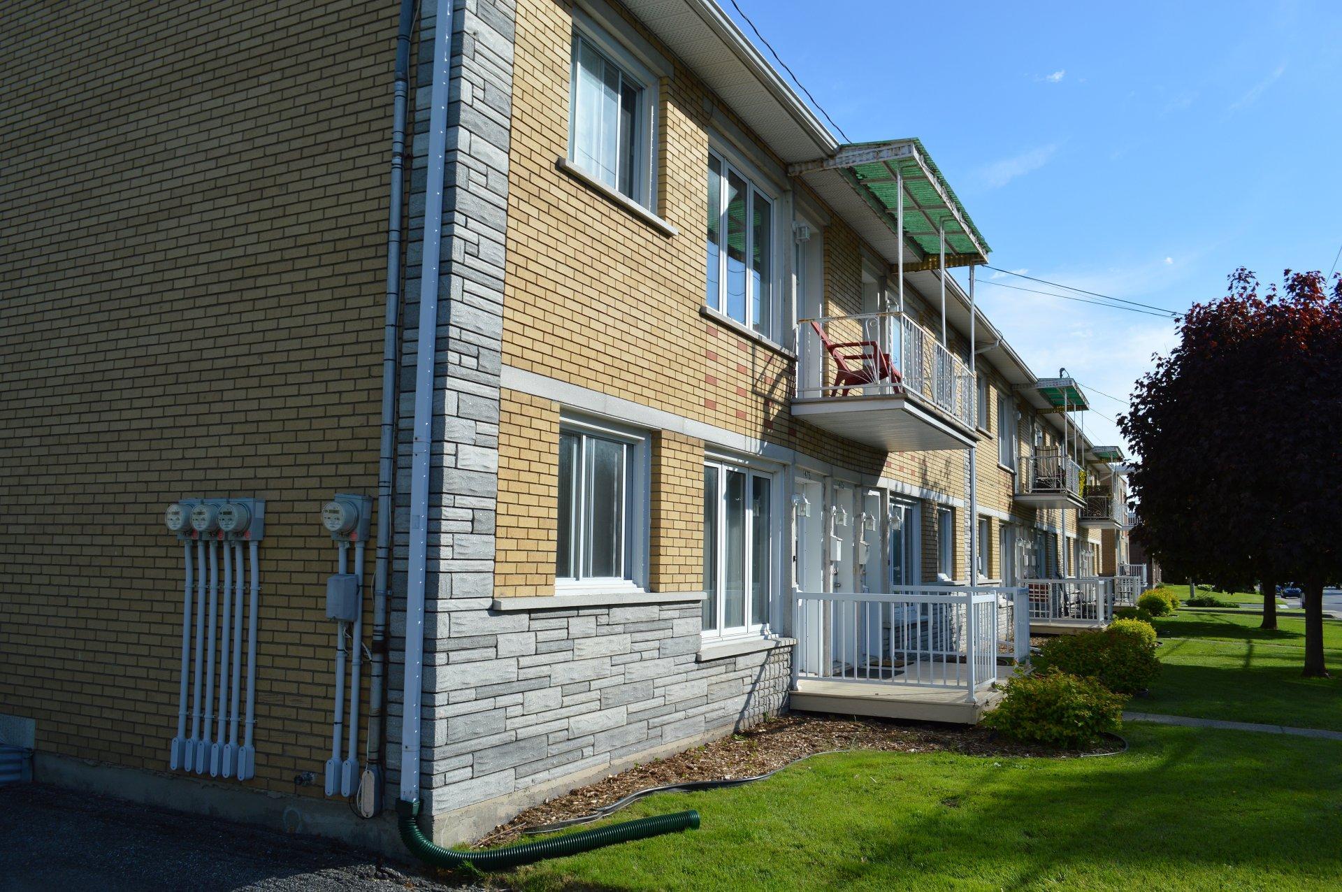 









4713

 - 4737


Rue Jacques-Cartier

,
Saint-Hyacinthe,




QC
J2S3Z1

