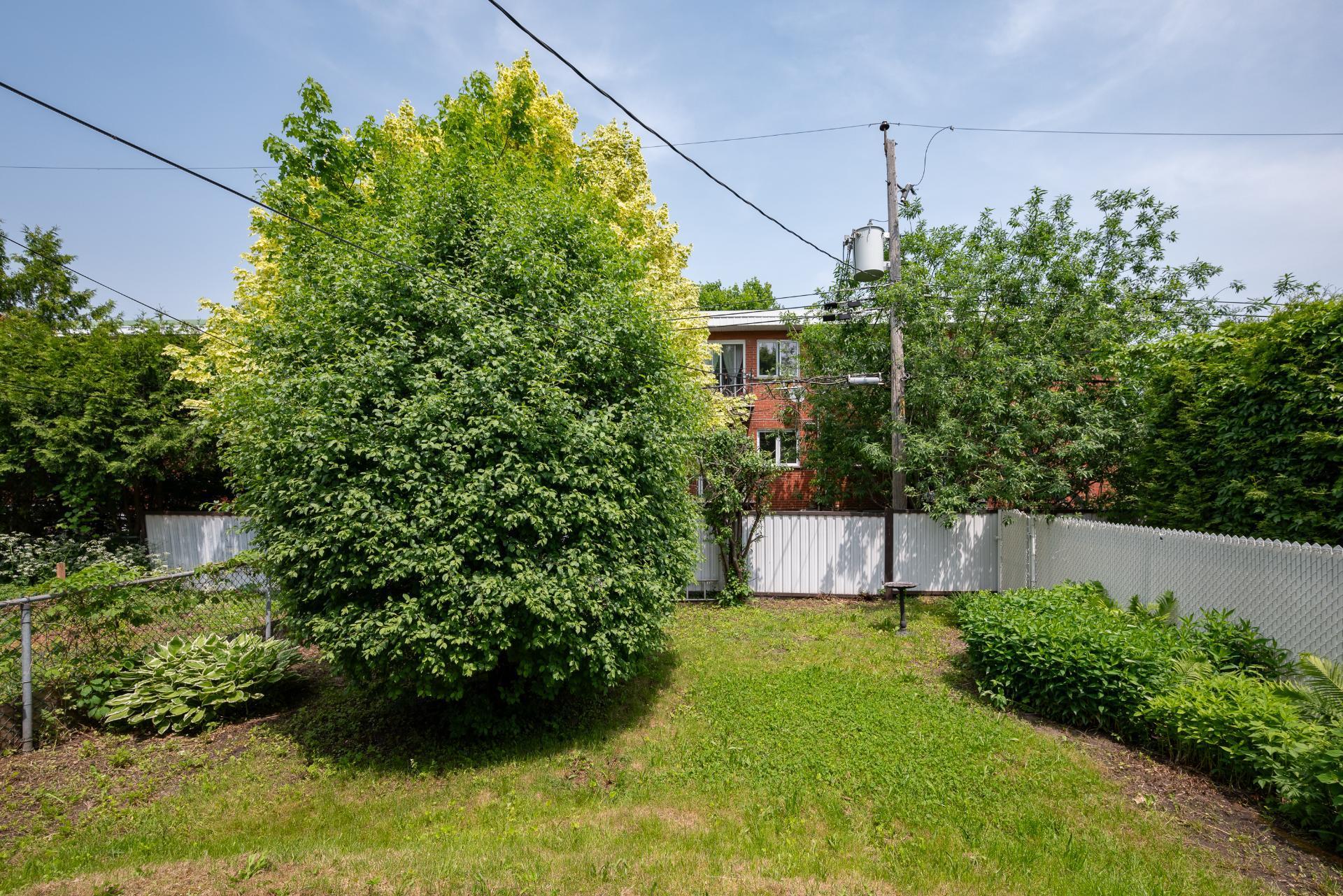 









890


Rue Picard

,
Brossard,




QC
J4W1S5

