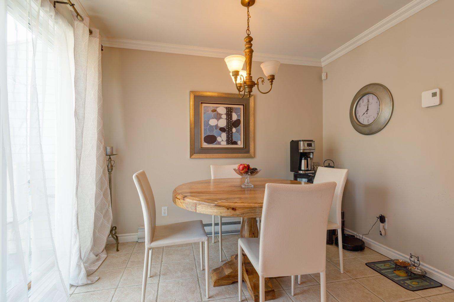 









174

 - 176


Rue de la Futaie

,
Varennes,




QC
J3X2B3

