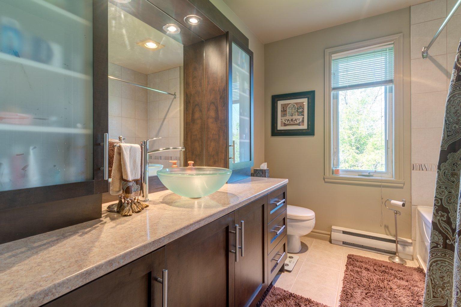 









174

 - 176


Rue de la Futaie

,
Varennes,




QC
J3X2B3

