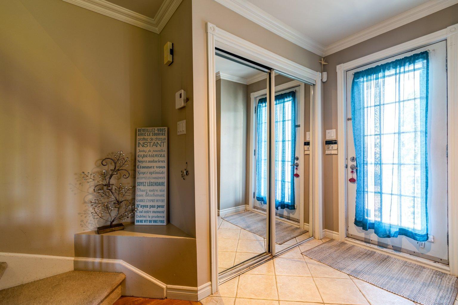 









174

 - 176


Rue de la Futaie

,
Varennes,




QC
J3X2B3

