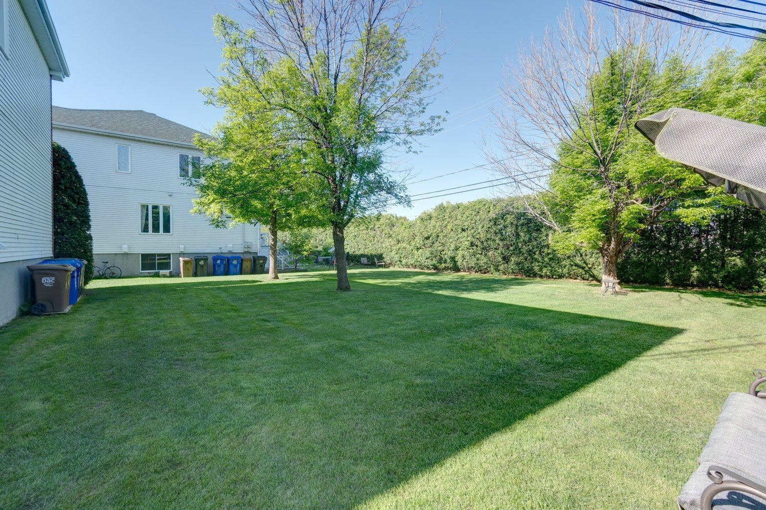 









174

 - 176


Rue de la Futaie

,
Varennes,




QC
J3X2B3

