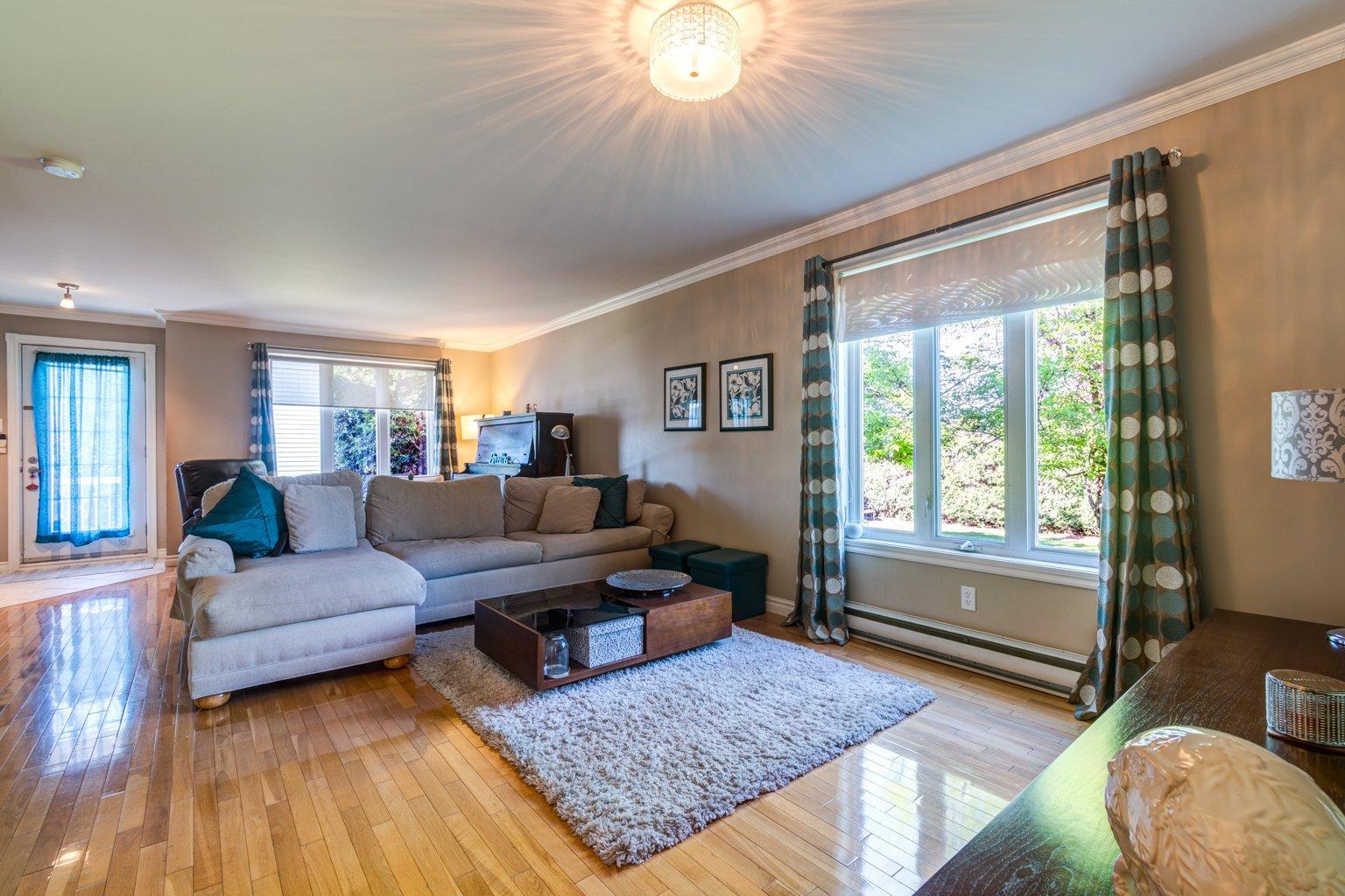 









174

 - 176


Rue de la Futaie

,
Varennes,




QC
J3X2B3

