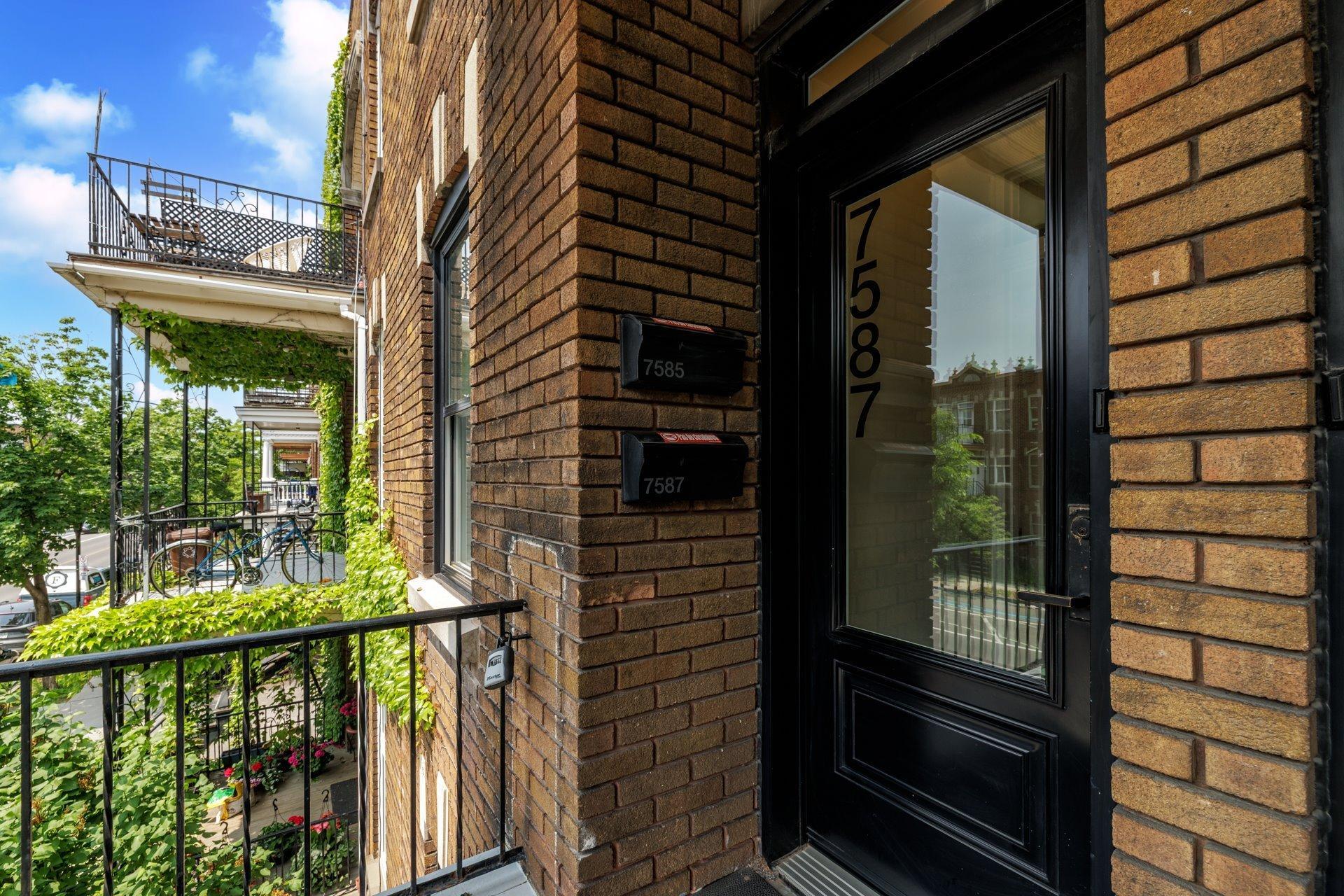 









7587


Rue St-Denis

,
Montréal (Villeray/Saint-Michel/Parc-Extension),




QC
H2R2E7

