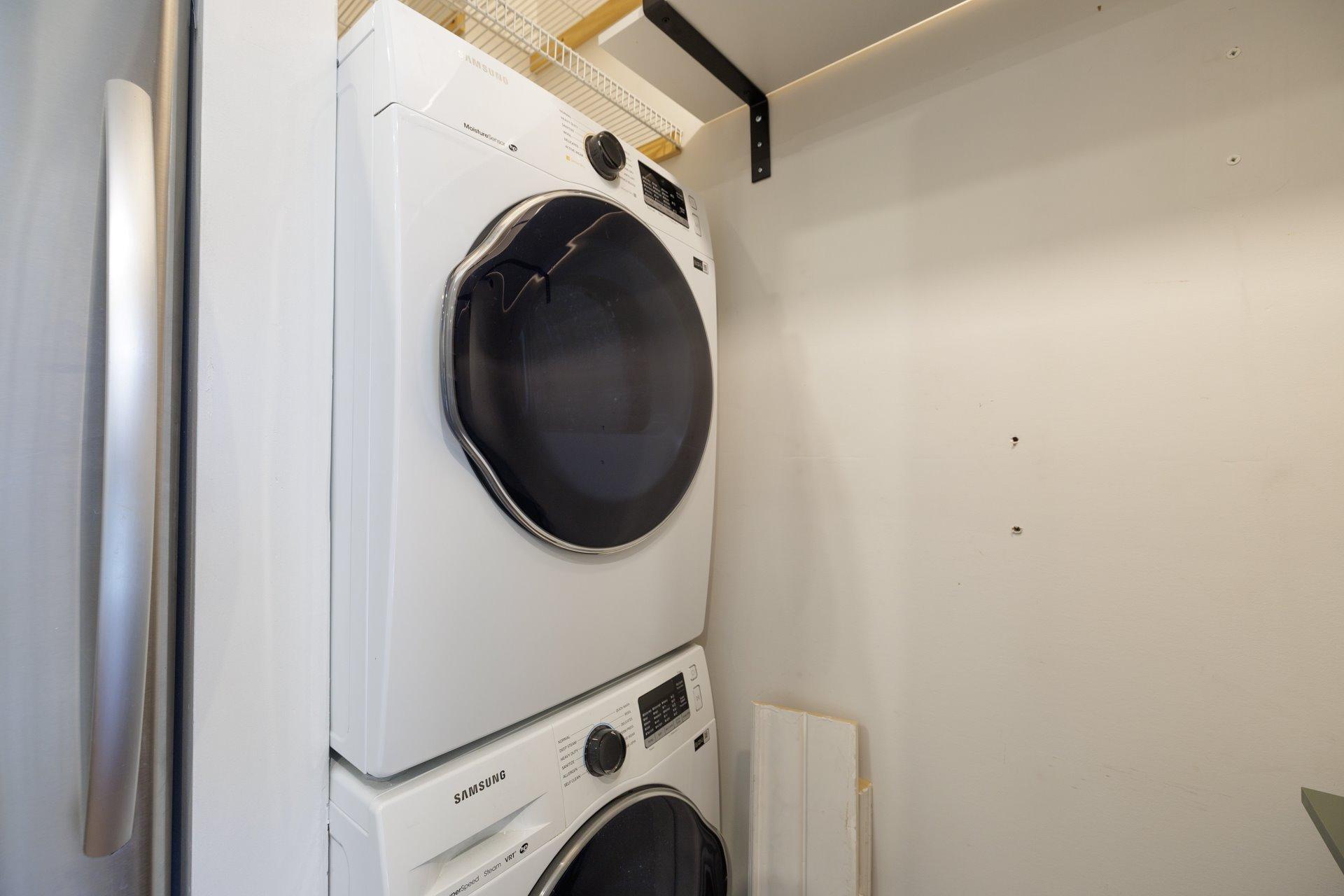 









7587


Rue St-Denis

,
Montréal (Villeray/Saint-Michel/Parc-Extension),




QC
H2R2E7

