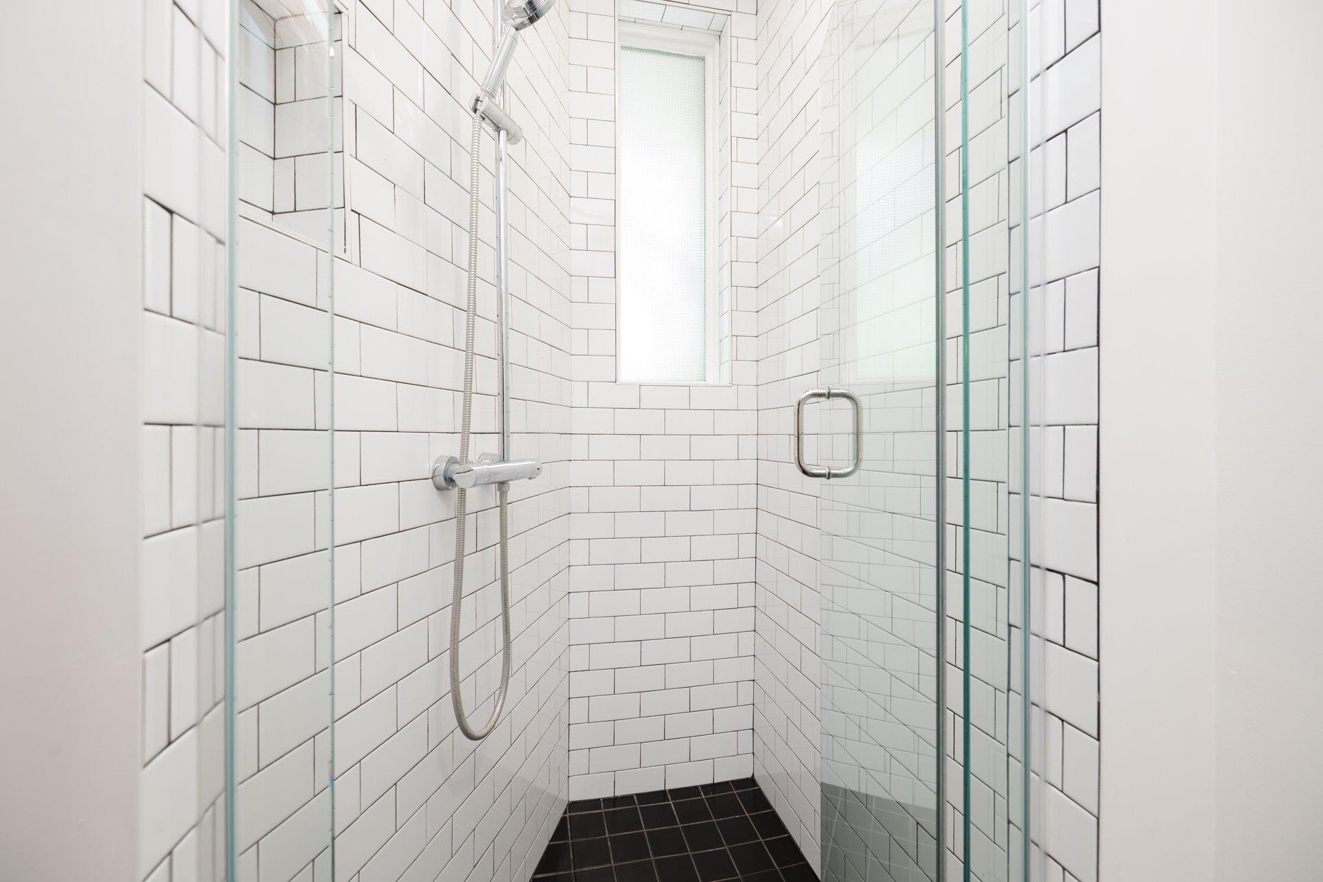 









7587


Rue St-Denis

,
Montréal (Villeray/Saint-Michel/Parc-Extension),




QC
H2R2E7

