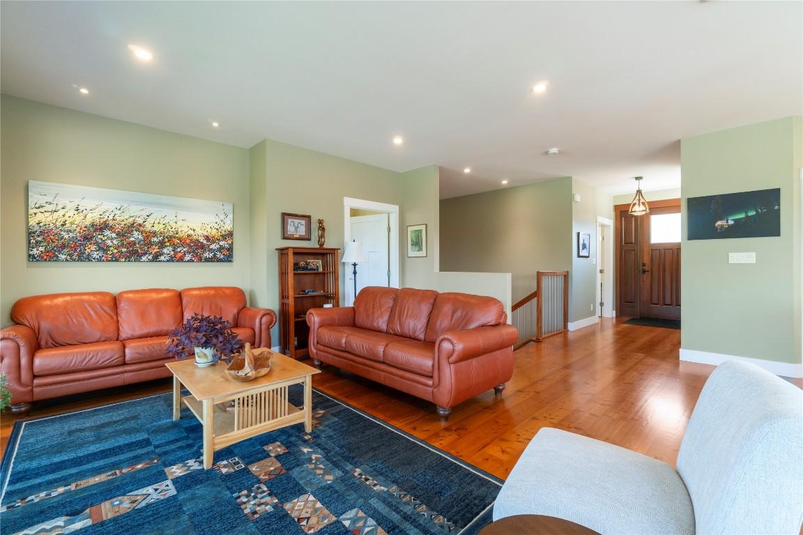 









4230


20

Street,
Salmon Arm,




BC
V1E 0C9

