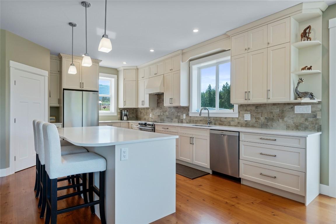 









4230


20

Street,
Salmon Arm,




BC
V1E 0C9

