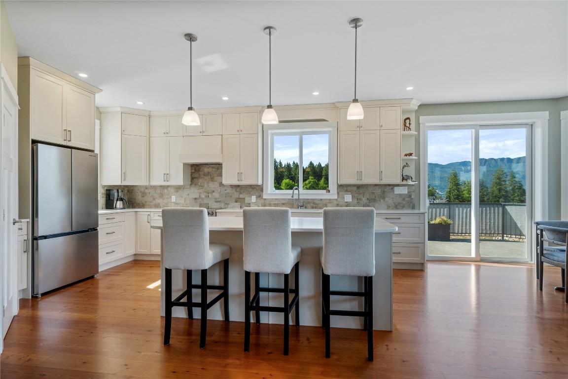 









4230


20

Street,
Salmon Arm,




BC
V1E 0C9

