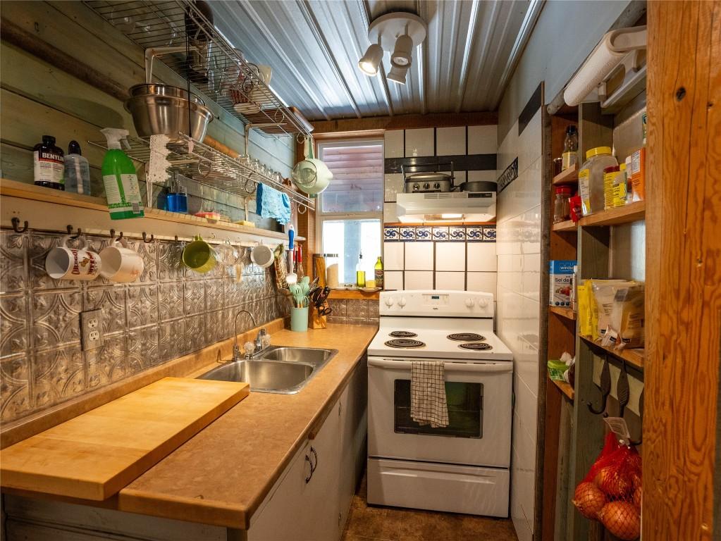 









1907


Green Mountain

Road,
Penticton,




BC
V2A 0E6

