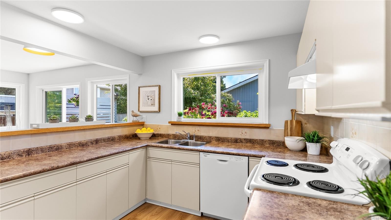 









2558


Ferguson

Rd, 12,
Central Saanich,




BC
V8M 1V7

