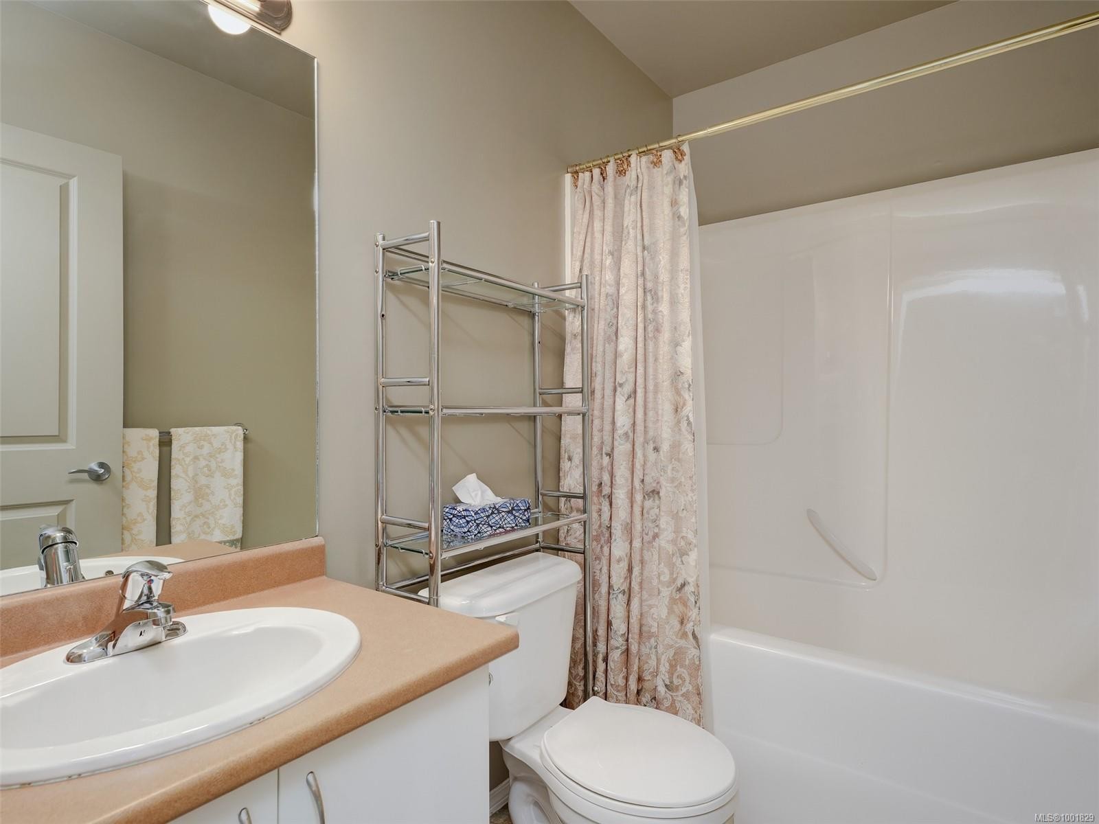 









641


Olympia

Ridge,
Langford,




BC
V9B 6N9

