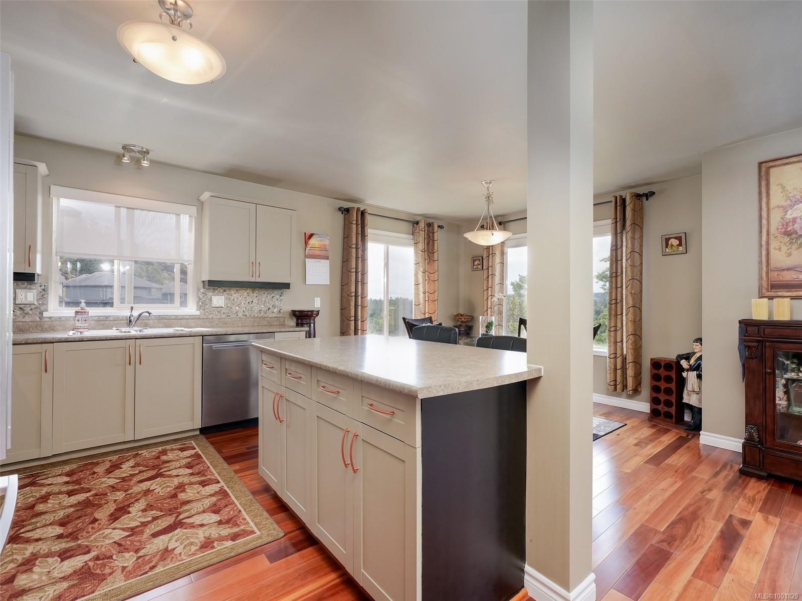









641


Olympia

Ridge,
Langford,




BC
V9B 6N9

