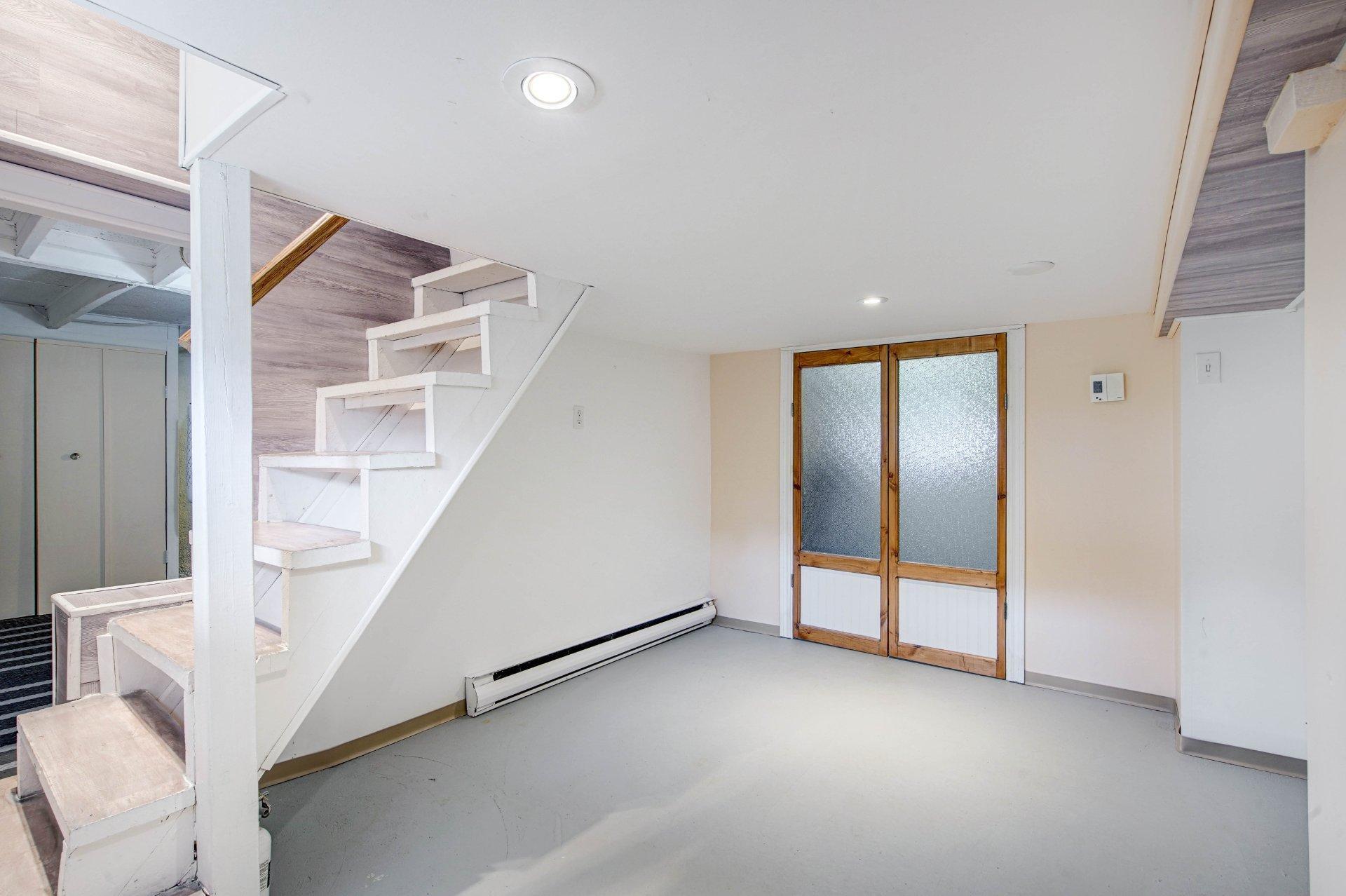 









161


Rue St-Vincent

,
Sainte-Agathe-des-Monts,




QC
J8C2B5

