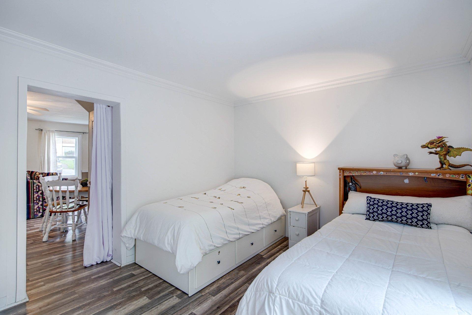 









161


Rue St-Vincent

,
Sainte-Agathe-des-Monts,




QC
J8C2B5

