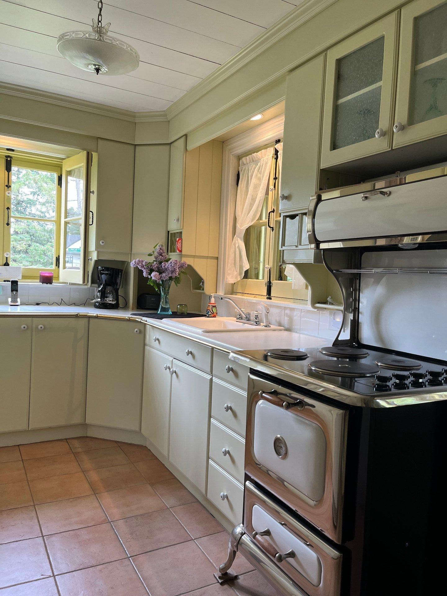 









441


Ch. Marcotte

,
Saint-Étienne-des-Grès,




QC
G0X2P0


