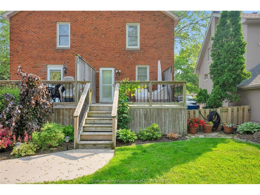 









210-212


Elizabeth

Street,
Chatham,




ON
N7L 2Y7

