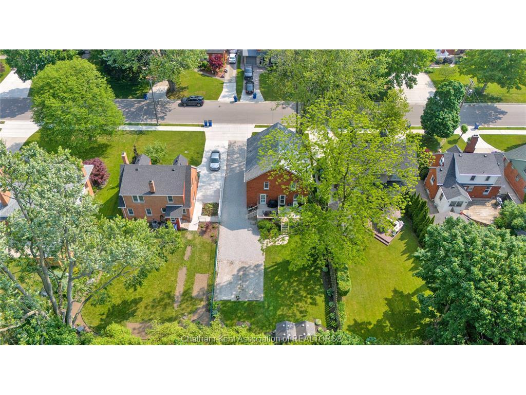 









210-212


Elizabeth

Street,
Chatham,




ON
N7L 2Y7

