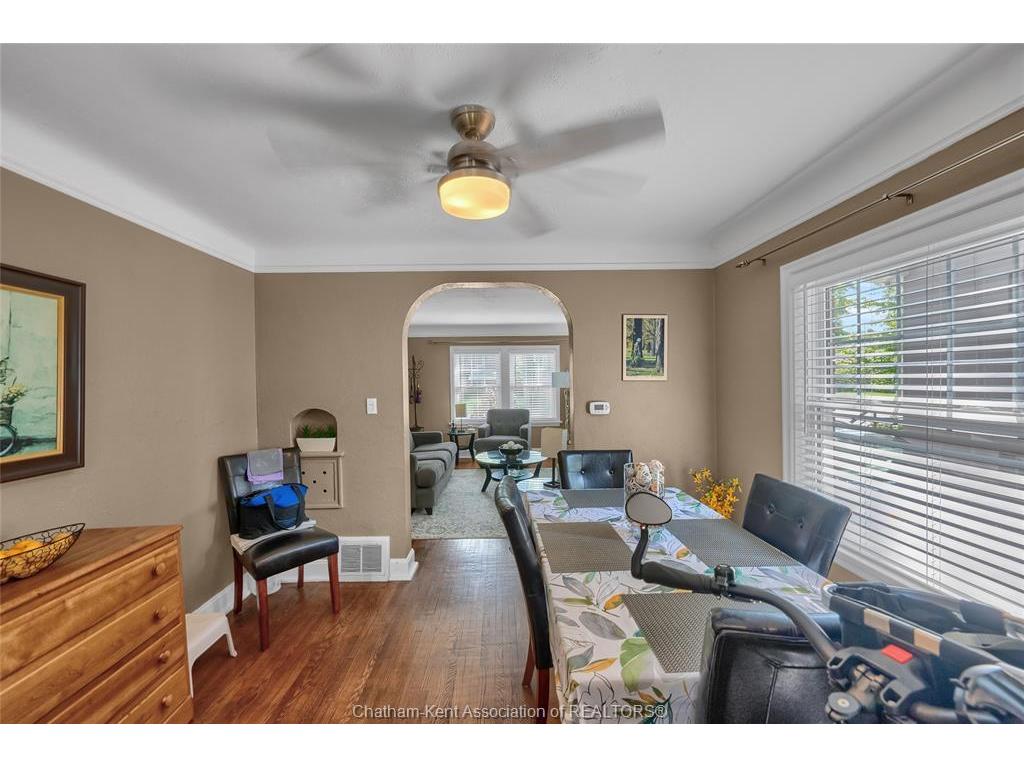 









210-212


Elizabeth

Street,
Chatham,




ON
N7L 2Y7

