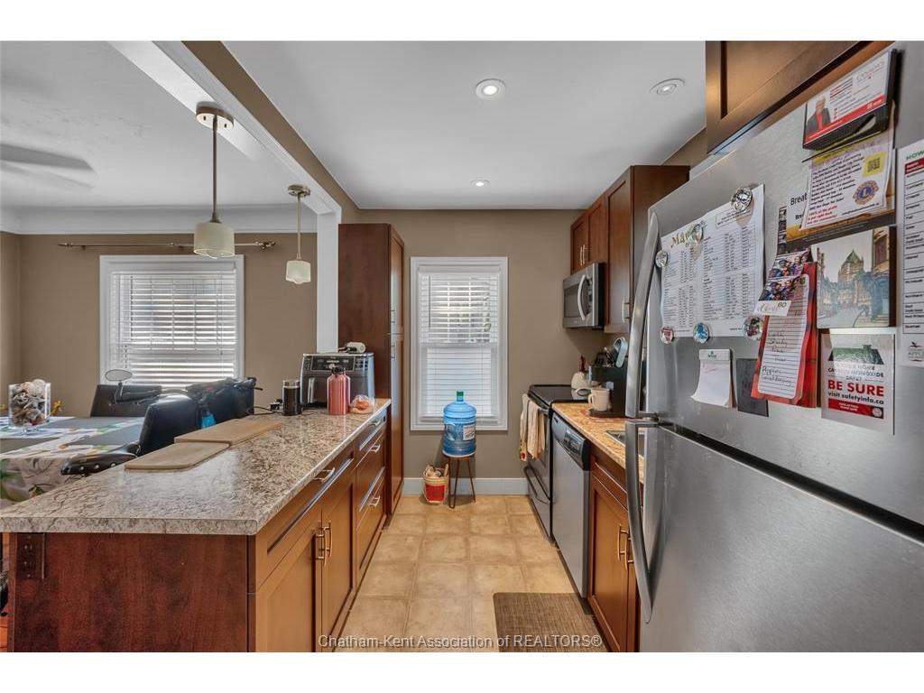 









210-212


Elizabeth

Street,
Chatham,




ON
N7L 2Y7

