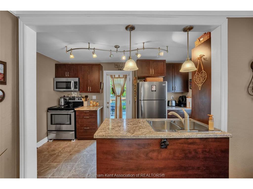 









210-212


Elizabeth

Street,
Chatham,




ON
N7L 2Y7

