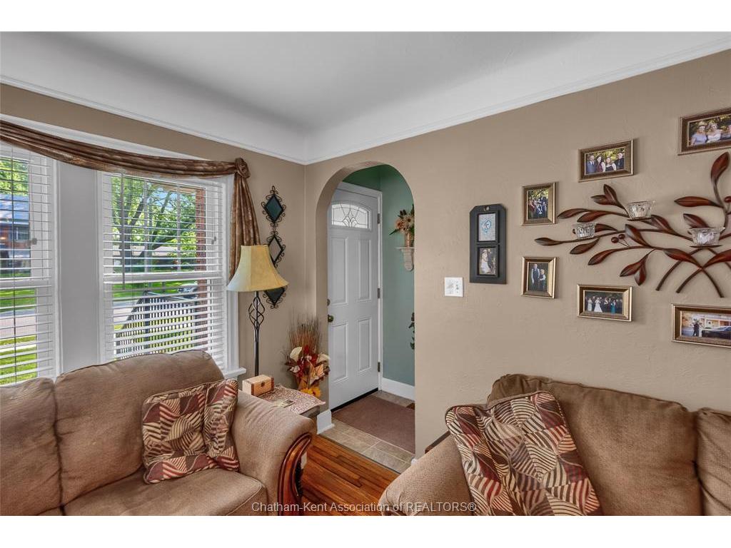 









210-212


Elizabeth

Street,
Chatham,




ON
N7L 2Y7

